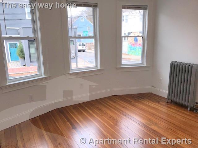 122 Columbia St, Central Square