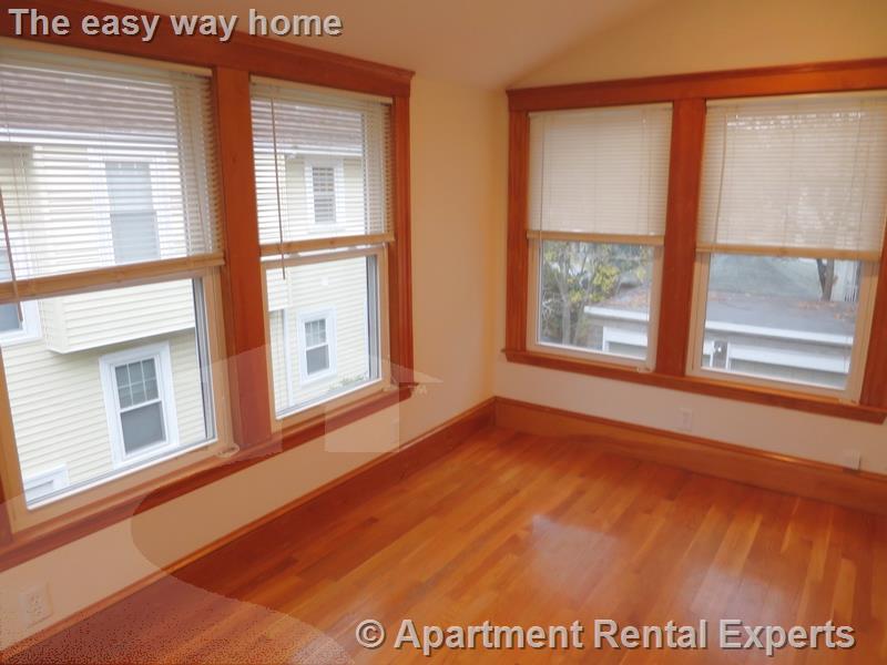 11 Newton Rd, Arlington