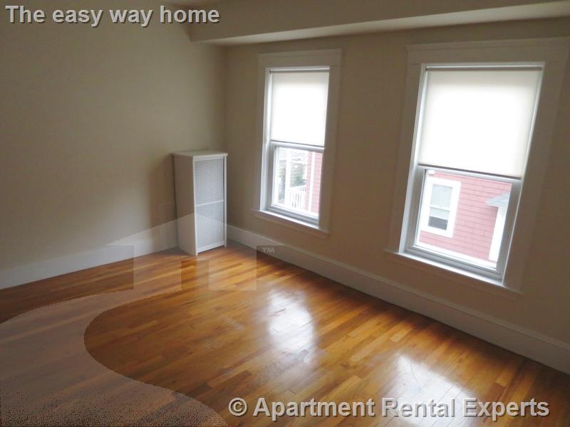 11 Newton Rd, Arlington