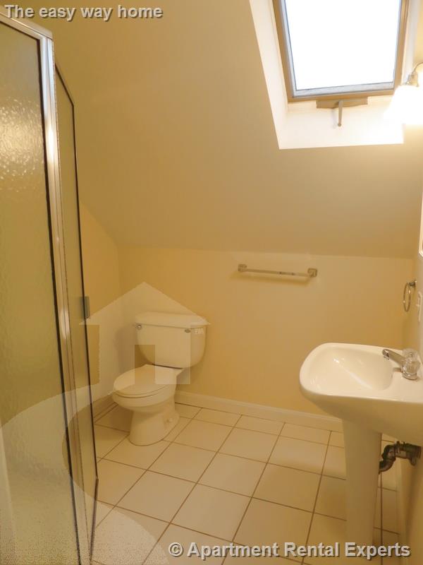 11 Newton Rd, Arlington