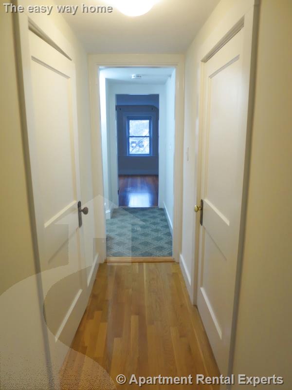 11 Newton Rd, Arlington