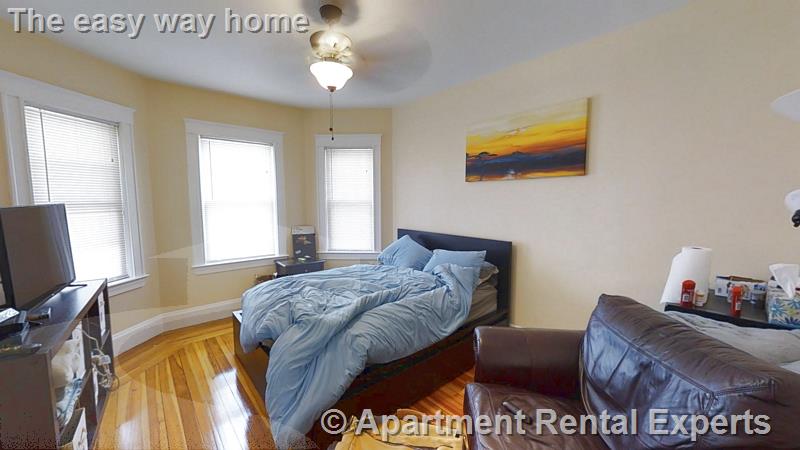 332 Beacon St, Porter Square