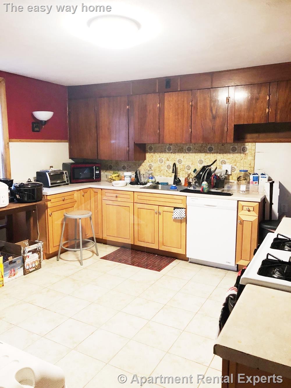 18-20 Burget Ave, Tufts