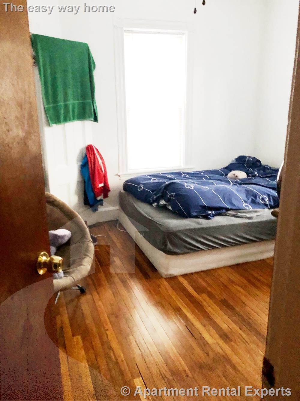 18-20 Burget Ave, Tufts