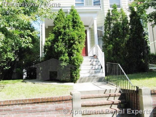 69 Raymond Ave, Tufts