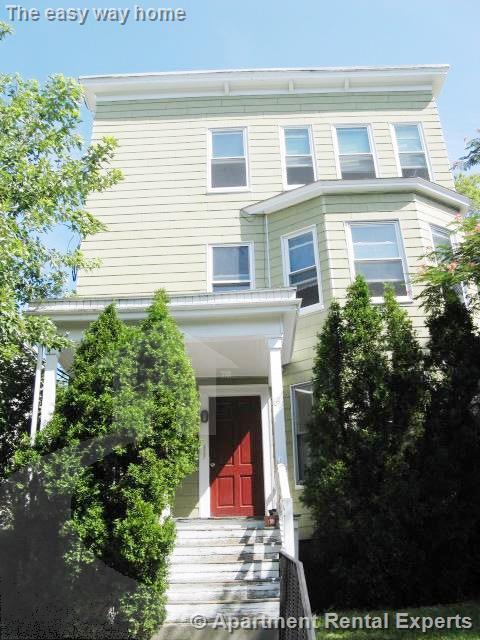 69 Raymond Ave, Tufts