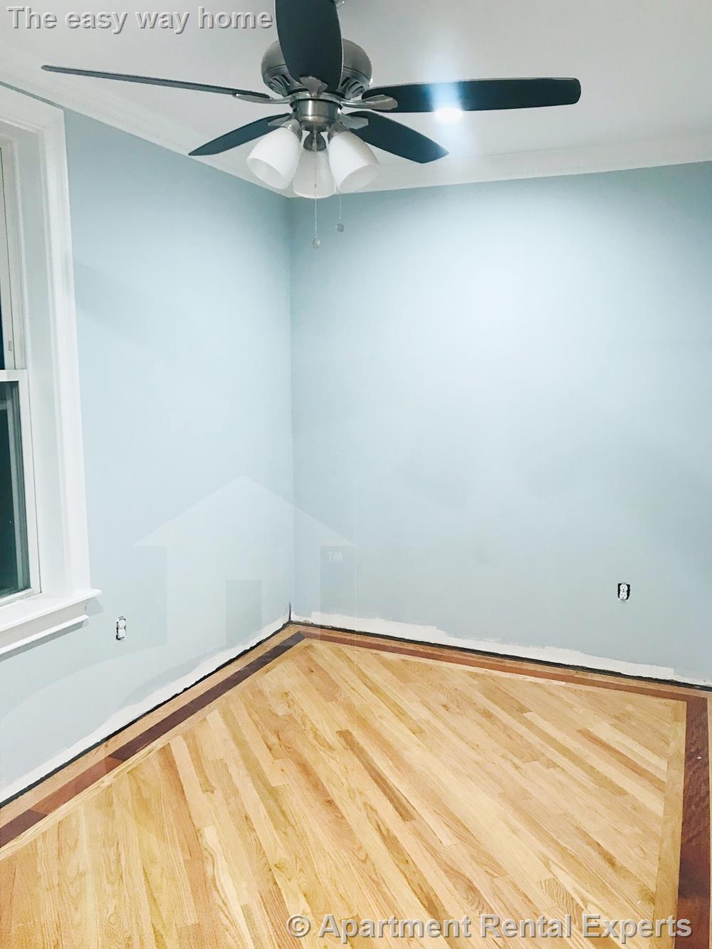 35 School St, Everett