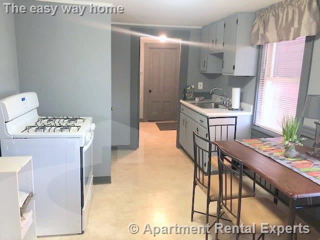 28 Monmouth St, Spring Hill