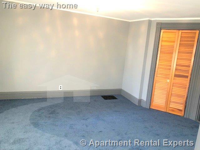 28 Monmouth St, Spring Hill