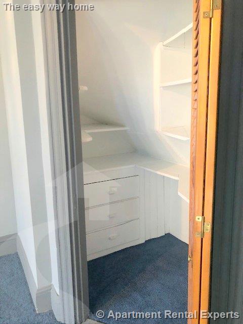 28 Monmouth St, Spring Hill