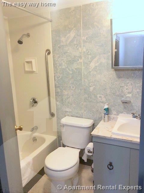 28 Monmouth St, Spring Hill