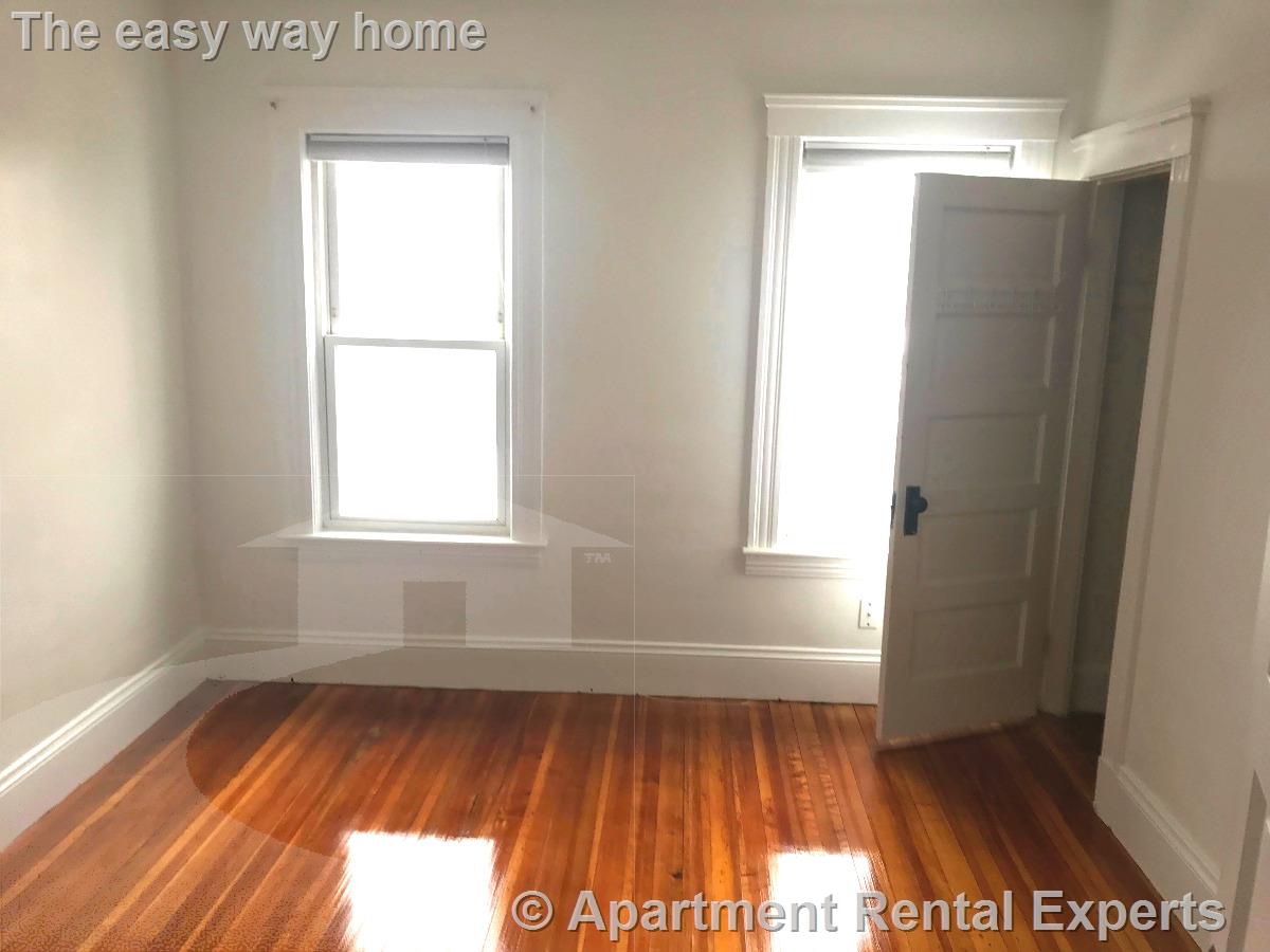 137 Dudley St, North Cambridge