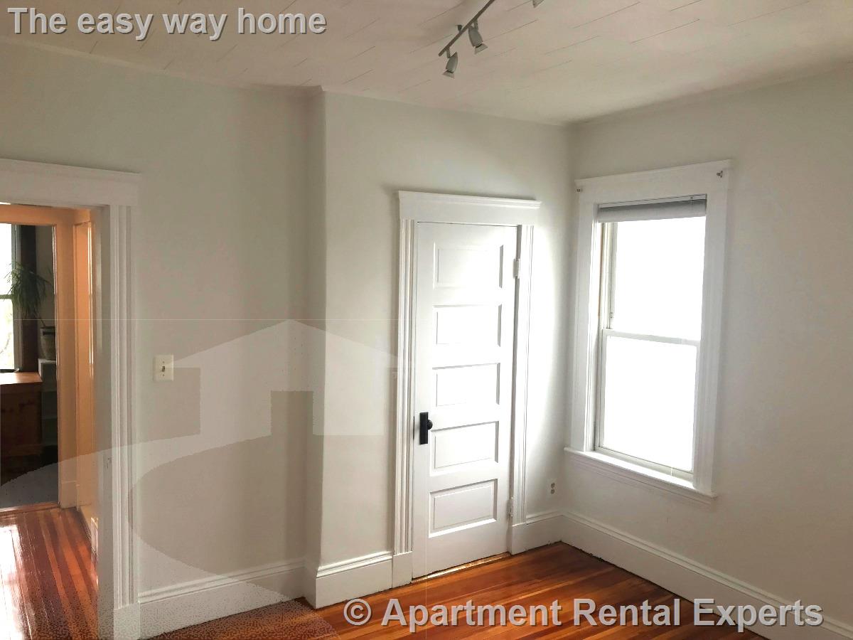 137 Dudley St, North Cambridge