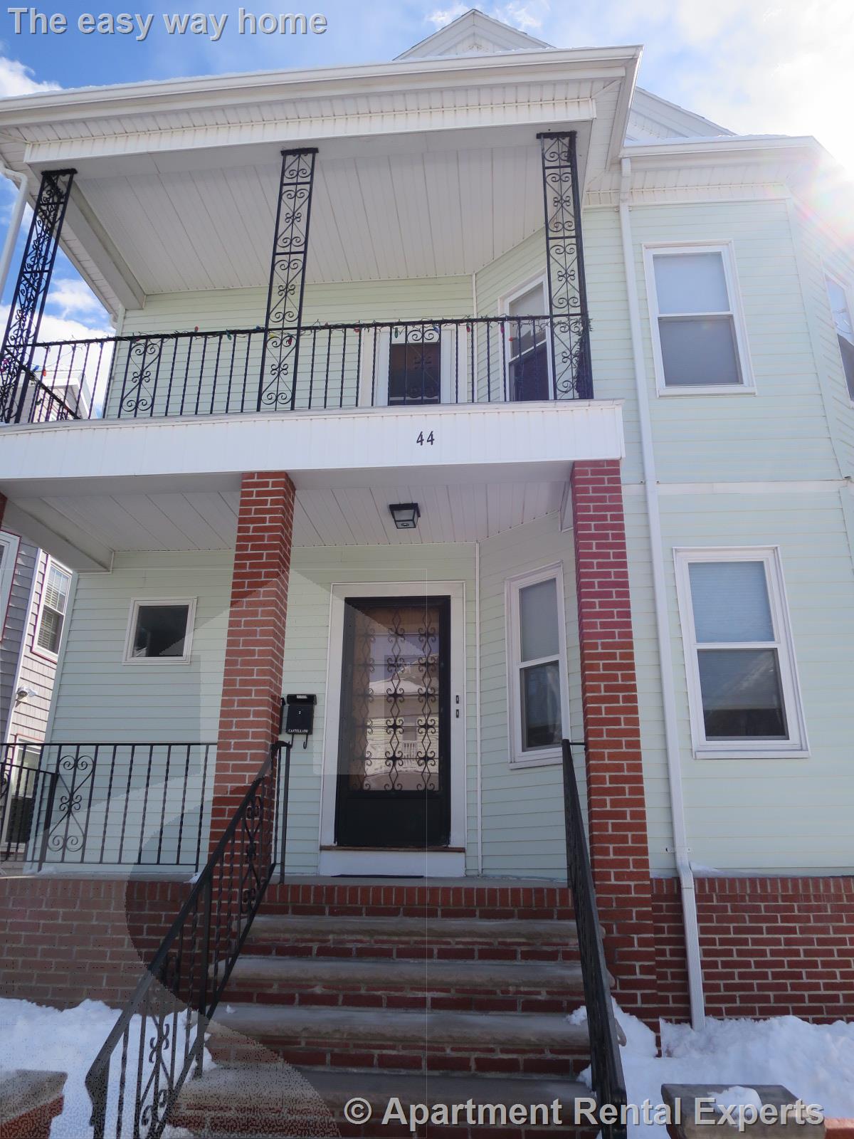 44 Bowdoin St, Tufts