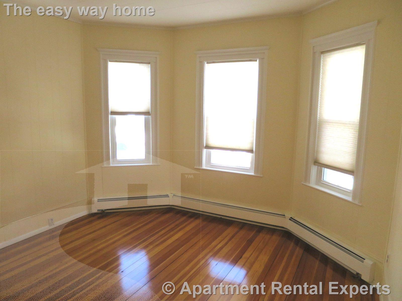 44 Bowdoin St, Tufts