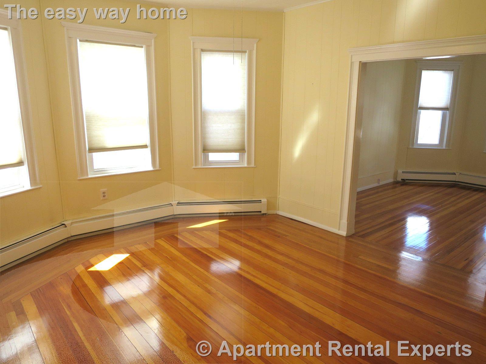 44 Bowdoin St, Tufts