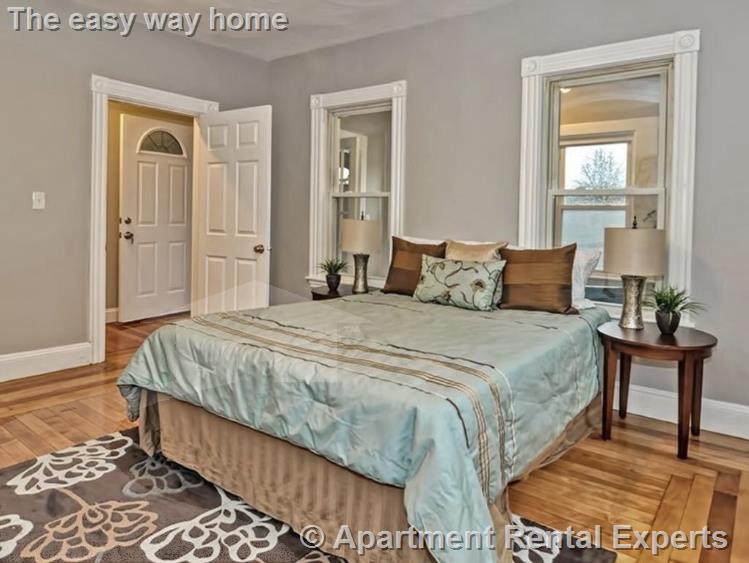 126 Mills St, Malden Center