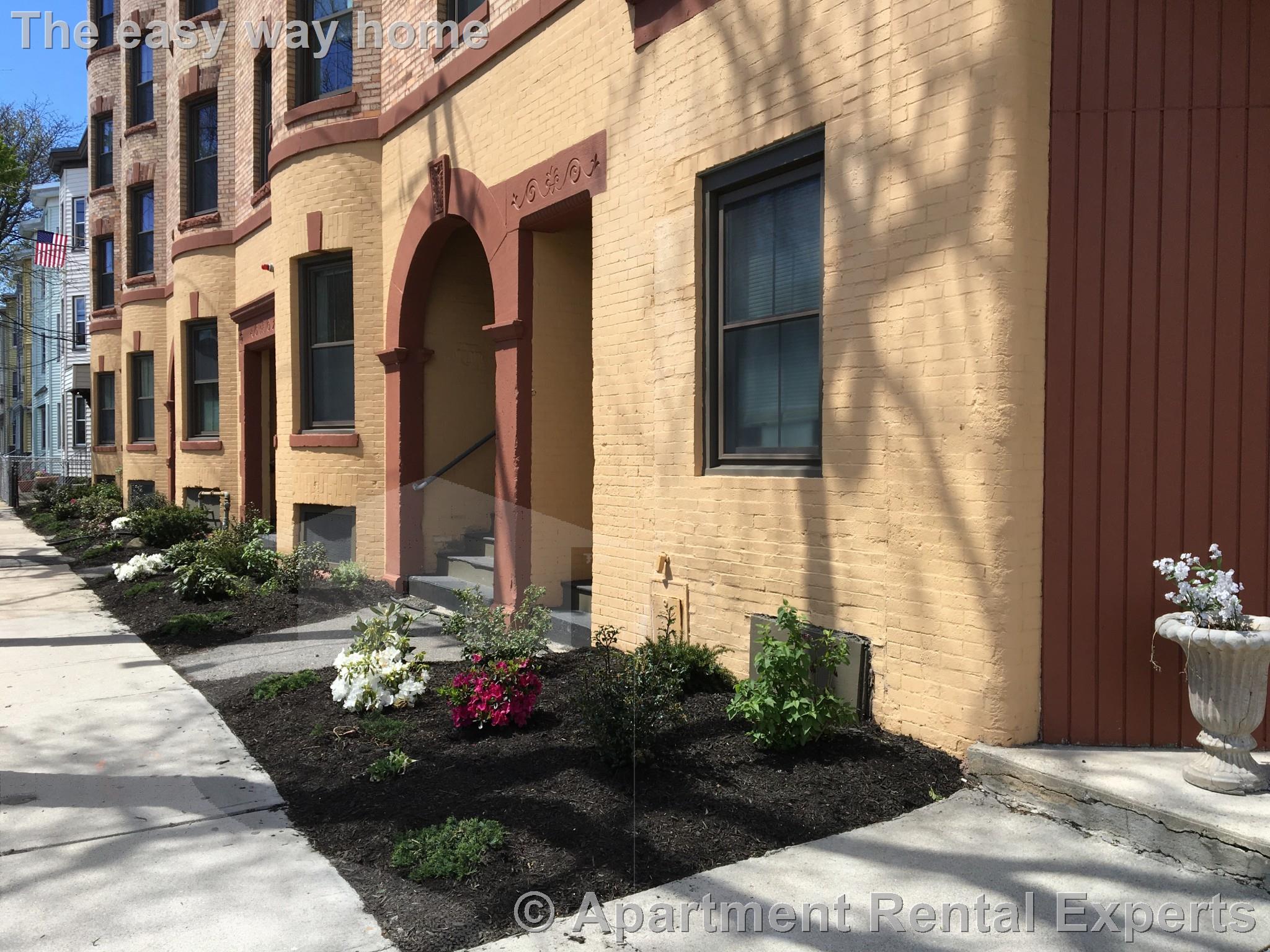 102 Willow St, Inman Square