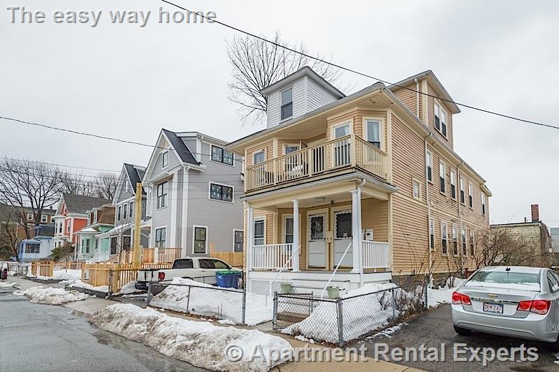 32 Hawthorne St, Davis Square