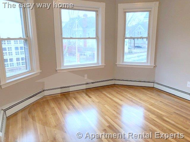 1552 Cambridge St, Mid Cambridge