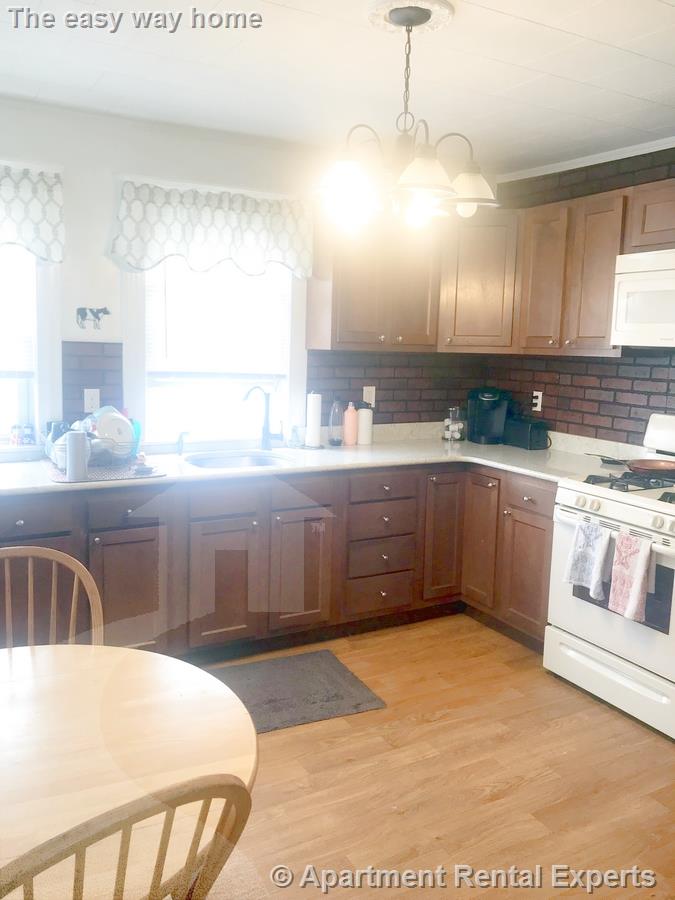 228-230 Cedar St, Davis Square