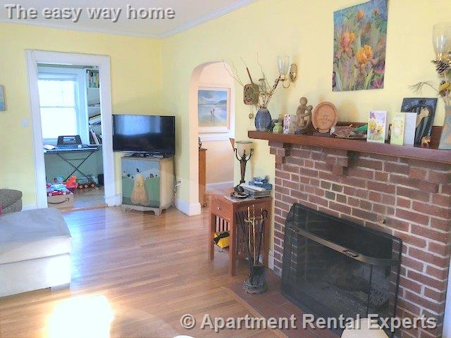 137 Sunset Rd, Arlington Heights