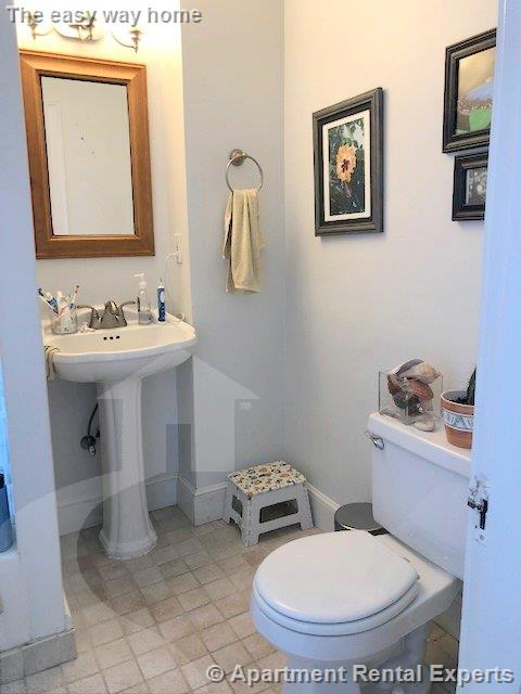 137 Sunset Rd, Arlington Heights