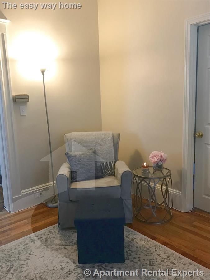 114 Highland Rd, Davis Square