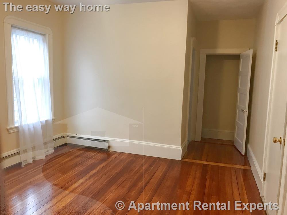 114 Highland Rd, Davis Square