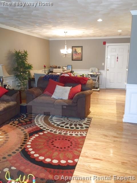 215 Harvard St, Tufts