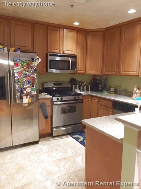 215 Harvard St, Tufts