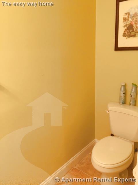 215 Harvard St, Tufts