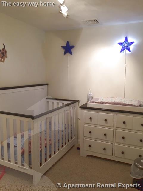 215 Harvard St, Tufts