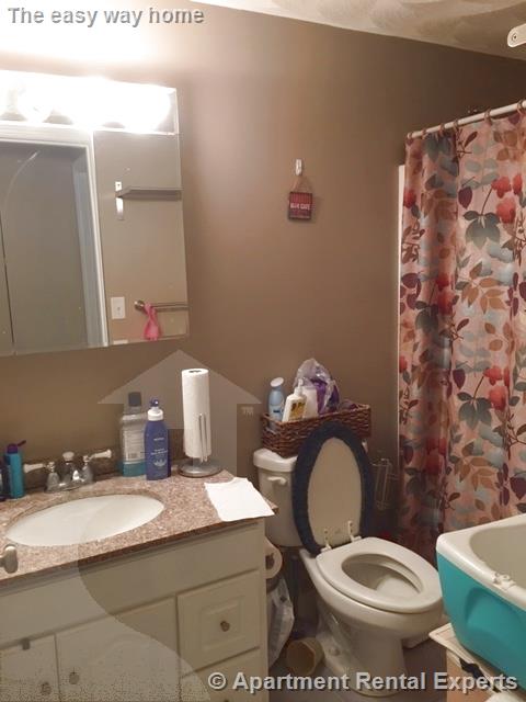 215 Harvard St, Tufts