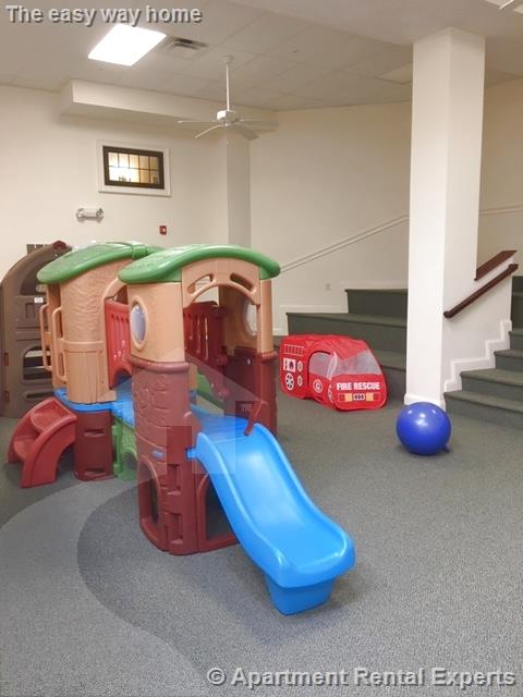 215 Harvard St, Tufts