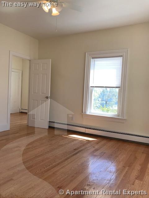 77 Bonair St, Winter Hill