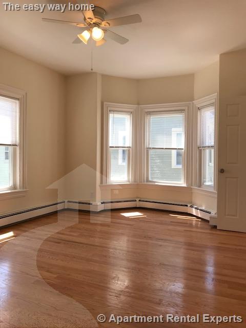 77 Bonair St, Winter Hill