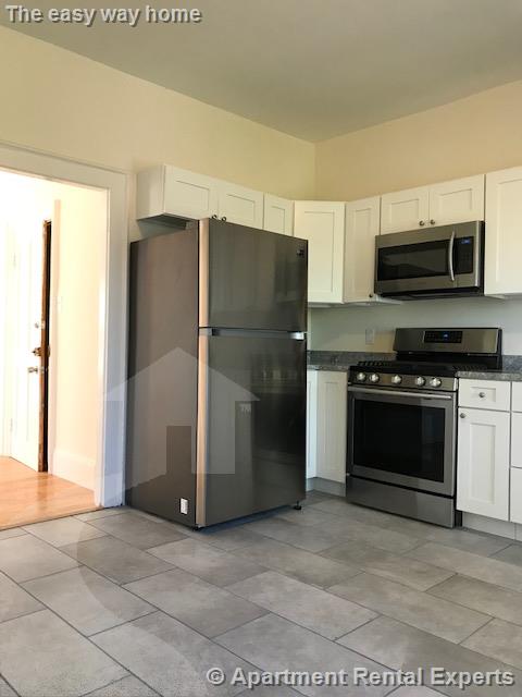 77 Bonair St, Winter Hill