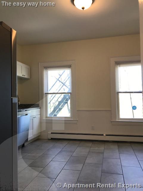 77 Bonair St, Winter Hill