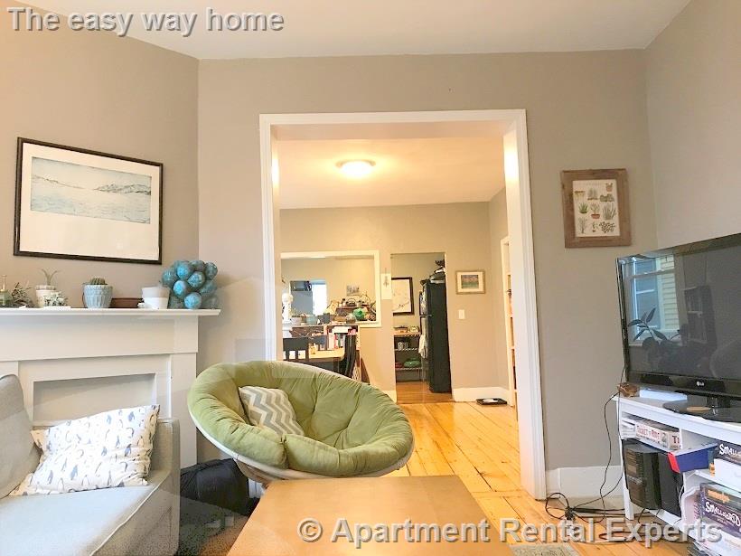 90 Holland St, Davis Square