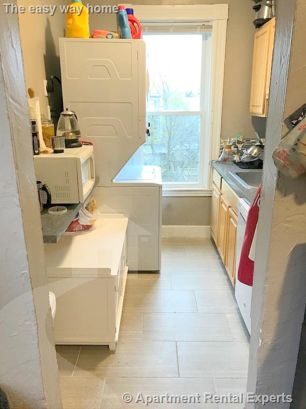 90 Holland St, Davis Square