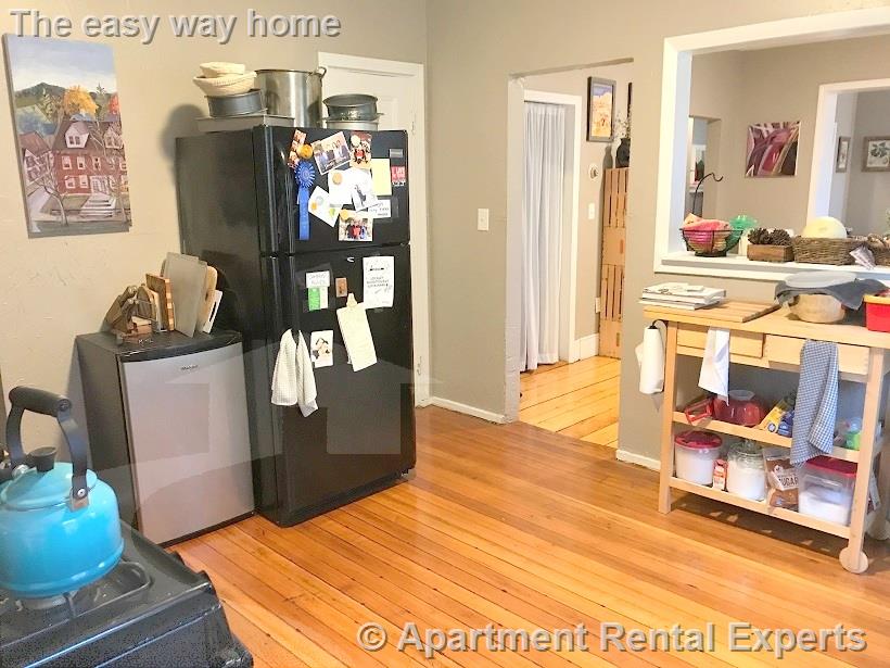 90 Holland St, Davis Square