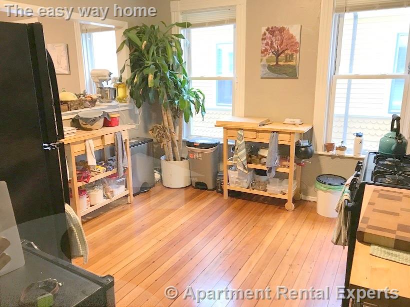 90 Holland St, Davis Square