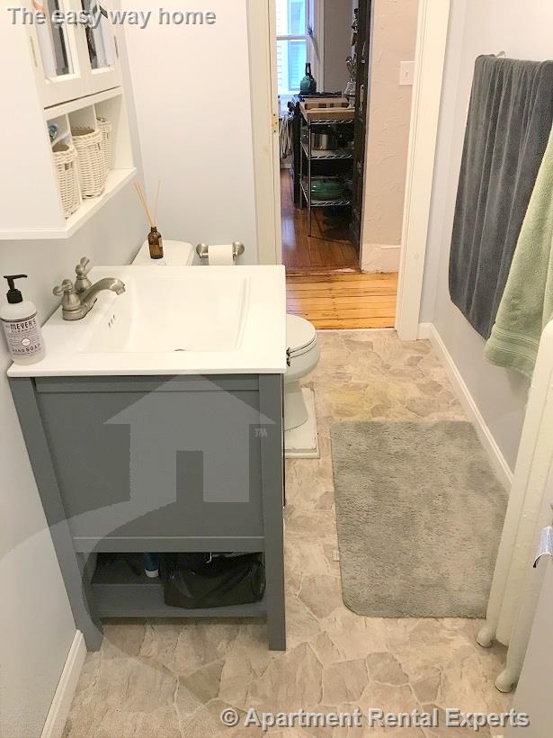 90 Holland St, Davis Square