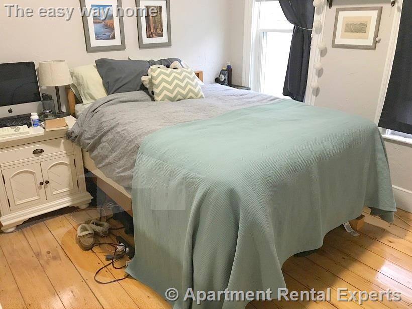 90 Holland St, Davis Square