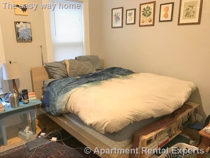 90 Holland St, Davis Square