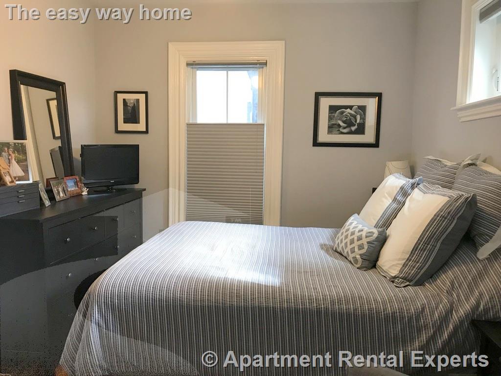 30 Moore St, Davis Square