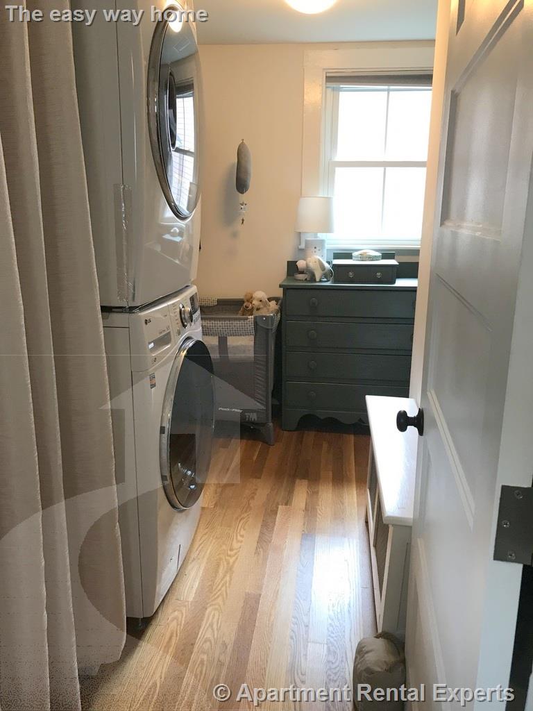 30 Moore St, Davis Square