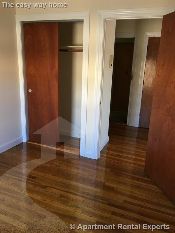 180 N Beacon St, Brighton