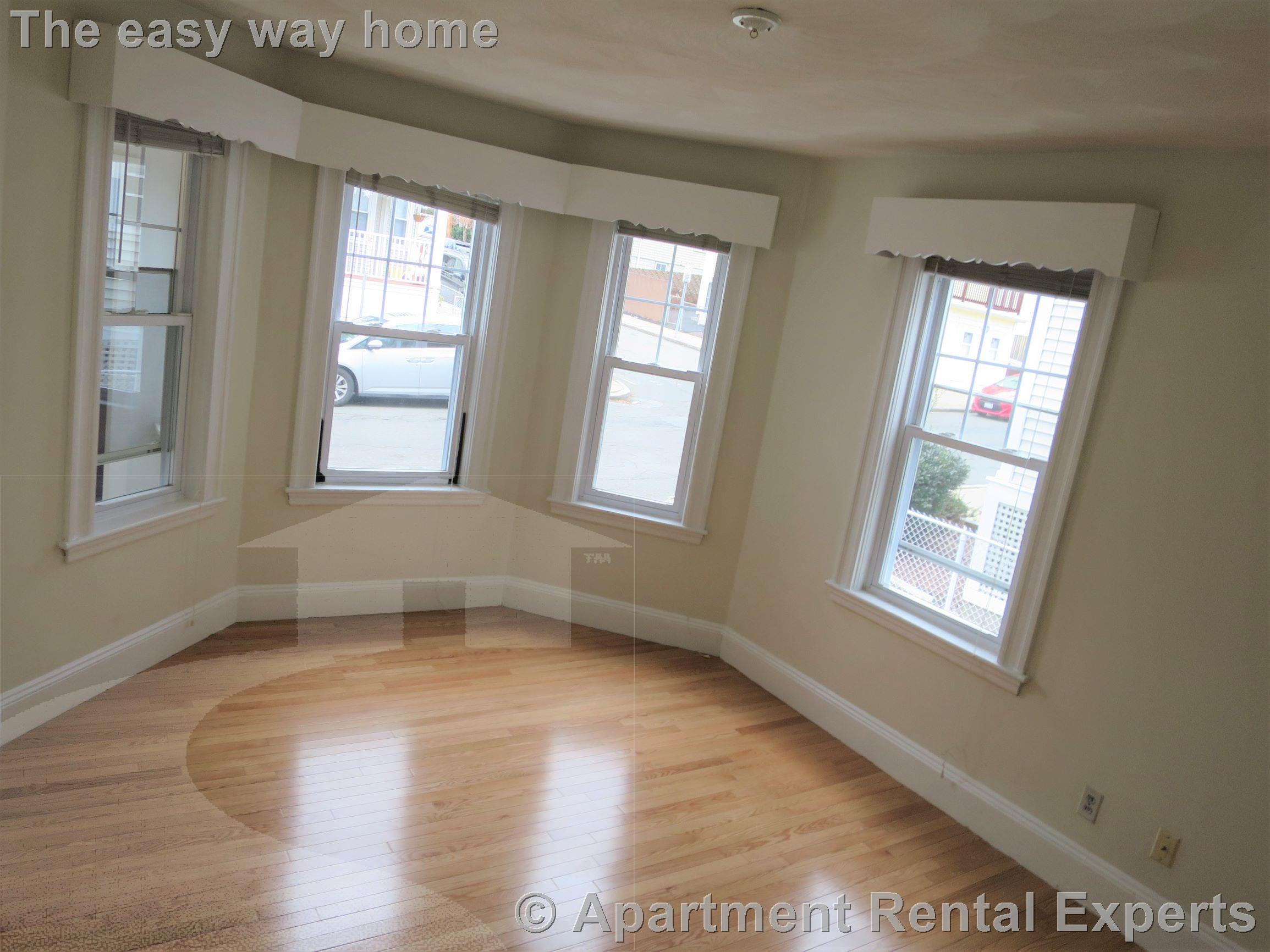 96 Conwell Ave, Tufts